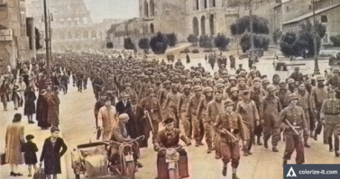 Меня немного смущает парижский Колизей.