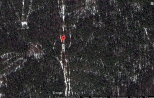 Похоже на геофизические профиля. Они строго по прямой и могут продолжаться много десятков км. Геофизическая партия следует за сейсмостанциями тоже по этому профилю. Представляете что на земле творится, когда по одной линии проходит санный поезд из десятка тракторов с санями, вездеходы и другая техника. И при ближайшем рассмотрении эти линии не такие уж и прямые.