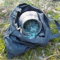 я знаю где лежит такой бочонок но не скажу где, потомки нашего предка продали этот дом. по ходу я один знаю где это лежит.