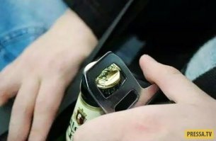 Если просигналит встречный, намекая на «засаду», Прибавляй быстрее скорость, обгоняя всех подряд. Будь, пожалуйста, добрее и иди ГАИ навстречу, Ведь инспектору с радаром надоело уж стоять!