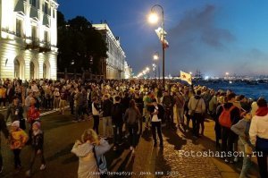 Радует, что еще не забыли, как выглядит настоящий флаг ВМФ.