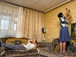 Ну вполне объяснимо.
- Повесь картину! Повесь картину...
- перфоратора нет дюбель вбить, завтра с работы возьму.
- гвоздь даже забить не можешь!
- Гвоздь! В штукатурку?!  Сама забивай, я не буду.