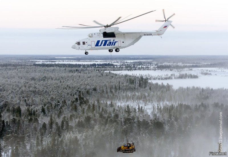 В той тайге, летом, технику можно перевезти только так.