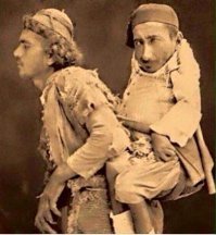 История одной фотографии: Слепой мусульманин и парализованный христианин