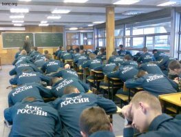 на этот вопрос должны ответить "специалисты из МЧС", которые прилежно учились в академии, которые потом с кучей "заслуженных" медалей(!!!) получали свои дипломы на Красной площади.