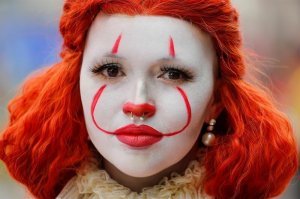 Анастасия Заворотнюк подрабатывает?????