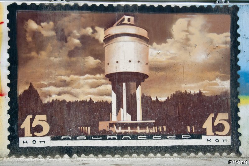 Странно что нет Белой башни в Екб. На момент постройки в 30-е годы это была крупнейшая водонапорная башня. Последняя башня в Питере - аналог Белой башни.
Сейчас конечно видок у неё не свежий, но планы по восстановлению четко обозначены.