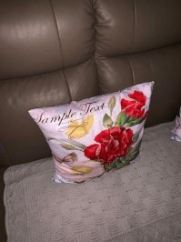 "Подушка с надписью "Образец текста""

Съешь еще этих мягких французских булок, да выпей чаю