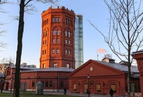 Последняя башня-моя любимица! Но незаслуженно забыли ещё двух петербургских красавиц.