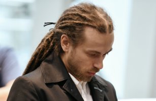 А почему его нет в подборке? Он так свою смерть предсказал год в год