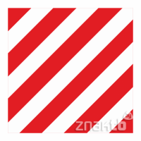 Все бы ничего, но данный автомобиль должен быть оборудован знаками, причем на всех выступающих частях: