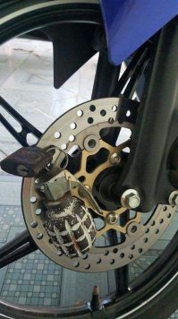 Ничего необычного. Просто велосипедный замок в Сирии