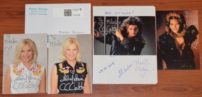 У меня несколько её автографов есть.