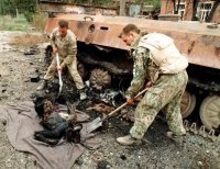 Ну вот и весь корень разногласий, а народ который перед смертным боем 4 года получал 100 грамм, кто собирал куски своих товарищей после бря и хоронил в общей куче привык стресс снимать алкоголем , им же подражало и молодое поколение



Доведись такое вам каждый день делать и собирать 4 года, как думаете стали бы вы выпивать? А это еще не самое страшное, рукопашная схватка страшнее будет, где кровь, кишки, мозги, вой умирающих и крики раненых как своих так и чужих. 
Прежде чем осуждать надо понять причины таких традиций. В 60е еще очень много во сне в атаки ходили и от бомб с кроватей падали.