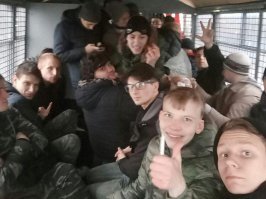 У нас в Сибири  каждый год тайга горит, в Канаде и США точно так-же.  
То как у нас избивают и вяжут - не смеши.    Вон на фото избитые борцуны с режимом.      :)   А про хохлов ты правильно сказал - Стадо баранов!  Смешные и тупые.     Получили независимость.  Ничего вообще не делают, тупо живут в долг.  При этом рассказывают независимость.   За вами забавно наблюдать.  .  Особенно как из любой. даже самой простой  перемоги, вы с каким-то тупым упорством умудряетесь сделать зраду.