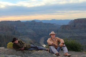 Британец попросил пользователей убрать бывшую со снимка. Они и убрали, но явно не так, как он хотел