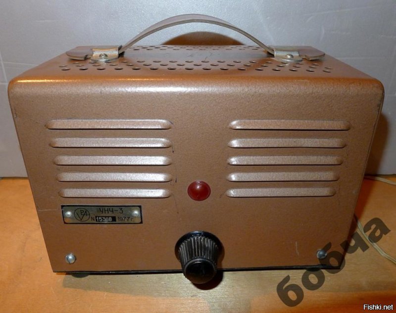 А усилок еще советский, школьного радиоузла. Типа этого.