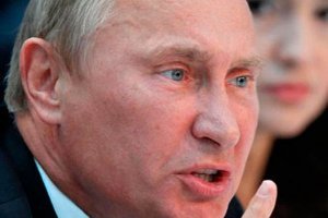 Переборщили с ботоксом. Опух вожак.