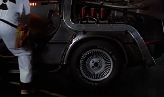 Так как это мой самый любимый фильм. То я все таки нашел до чего докопаться! в фильме стояли шины Goodyear Eagle GT и надпись была белой.