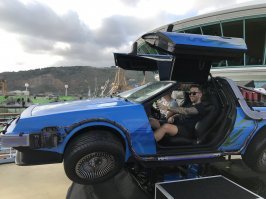 Собрать из делореана машину времени любой дурак в гараже может , а вот мой брат собрал делореан машину времени ИЗ АУДИ !!! для какой то блокчейн фирмы и катали его на кораблике =с)  в гугле картинки ищутся по тэгам coinsbank cruise delorean (не реклама хвастаюсь работой брата)