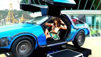 Собрать из делореана машину времени любой дурак в гараже может , а вот мой брат собрал делореан машину времени ИЗ АУДИ !!! для какой то блокчейн фирмы и катали его на кораблике =с)  в гугле картинки ищутся по тэгам coinsbank cruise delorean (не реклама хвастаюсь работой брата)