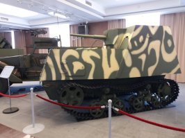 Да музей там обалденный. Стоит добавить что он состоит из трёх частей: Корпус автомобильной и мототехники, корпус редкой бронетехники и амуниции, где к примеру можно посмотреть оригиналы наград цветных частей белогвардейцев - дроздовцев, корниловцев... и открытая площадка, с огромным собранием броне- и авиатехники (нашей, союзников), включая реплику железнодорожной станции и санитарного поезда времён Великой Отечественной. И стоит дёшево по меркам столицы - ЕМНИП открытая площадка бесплатно, корпуса - единый билет 250 или 300 рублей.