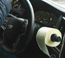 и чего смешного? у меня на ручнике рулон одет. и расходится быстро, вытереть пот, стёкла, зеркала, фары, маслянный щуп, разлитое на сиденье, руки, да и по прямому назначению - кусты то всегда найти можно, но туалетной бумаги там точно не будет