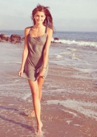 Обожаю когда ткань от ветра или воды облегает тело, обнажая его контуры.