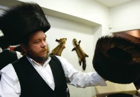 Лисы для ортодоксов зверьки полезные. И прибыльные, есть чему радоваться даже без знамений.