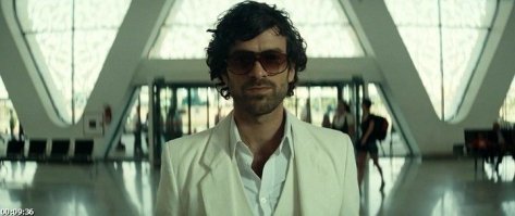 Миллионер решил найти любовника для своей невесты, чтобы проверить её на верность