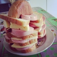 С бутерами-то что не так? Шикарные бутеры.