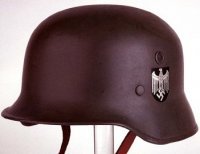 Немецкая каска из легкого сплава. Данная каска была сделана специально для офицеров и различных военных церемоний (например принятие присяги). Данная каска была произведена в компании Erel
