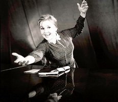 Вот, одна хорошая девушка молочка парного попила... Да так ловко, что в 43 года под поезд бросилась, ибо полный пипец случился.