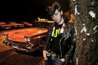 Прическа как велосипедное седло.