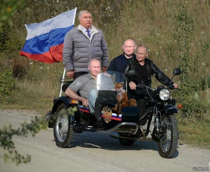 Ехал на мотоцикле без шлема: на Путина пожаловались в ГИБДД