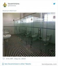 аналогично видел в ресторане в Москве, конечно не прям прозрачные, слегка матовые, но какой цвет трусов и что он там делает на унитазе, видно отлично.