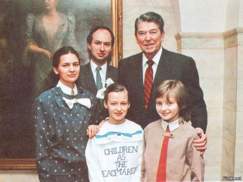 Исчерпывающий пост.

Советская школьница, посетившая в 1986 году США с «миссией мира».