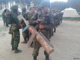 Это его наказали за утраченный армейским способом ранец.