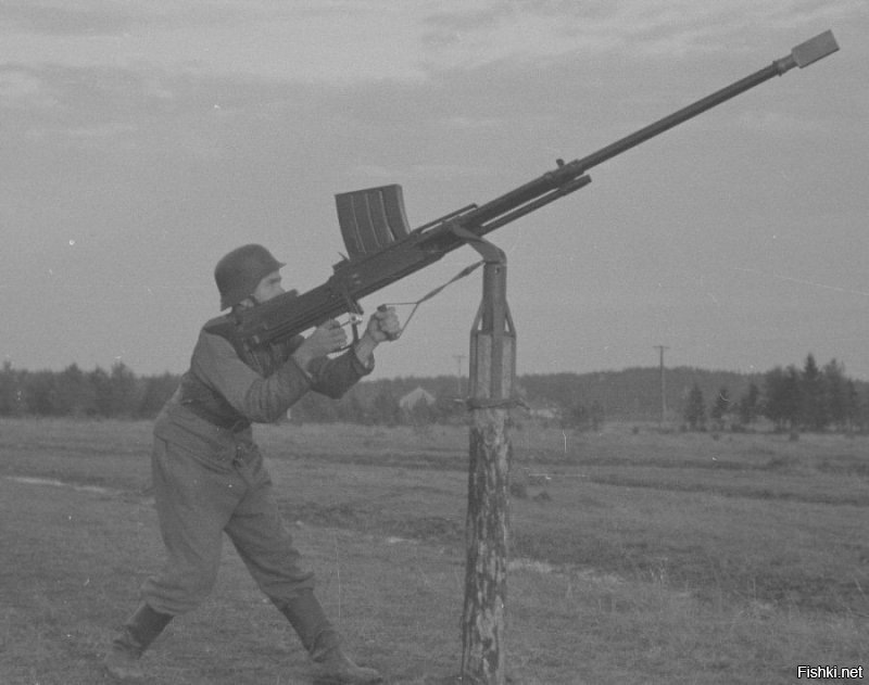 вот станок с ружьем модификации 1944 г.
-Лёгкая зенитка 20 pst.kiv. L-39/44. Район Коувола, октябрь 1944 года