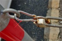 тупица тут афтар. это муляж замка.