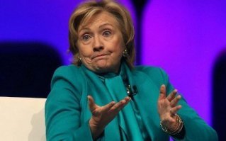 В особняке Эпштейна нашли портрет Билла Клинтона в платье и туфлях