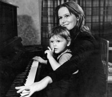 Евгения Симонова с дочерью Зоей Кайдановской.