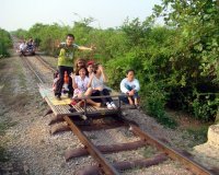 В Канаде сняли прыгающего со скалы в воду лося