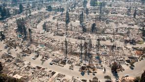 А ведь требование ставить машину у пендосов передом на выезд вполне разумное. 
Просто посмотрите из чего делаются эти "строительные шедевры". В случае пожара просто некогда будет разворачиваться, счет идет на секунды. А часто такие дома стоят на очень маленьком расстоянии друг от друга.