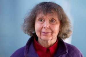 Родоначальники советской электронной музыки, сотрудники лаборатории Евгения Мурзина. Слева стоит молодой Эдуард Артемьев, рядом с ним Альфред Шнитке, Александр Немтин и  Эдисон Денисов, за спиной которого находится синтезатор АНС.
Сидят: Олег Булошкин, Софья Губайдулина и Станислав Крейчи.

Четверых из них уже нет с нами, но трое здравствуют.