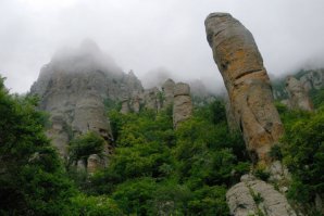 "Долина привидений" (Демерджи) в Алуште, Крым.