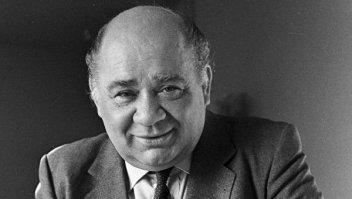 Это звезды? 
 Леонов Евгений Павлович
Скончался вечером 29 января 1994 года, на 68-м году жизни, по причине отрыва тромба, собираясь на спектакль «Поминальная молитва». Похоронен в Москве на Новодевичьем кладбище (участок № 10).