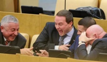 А кто будет наказывать тунеядцев с мандатами? Ну которые голосуют за себя и за того парня?