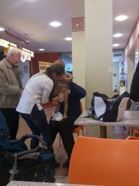 Причём тут цыгане или нет.
У дебилов нет национальности!