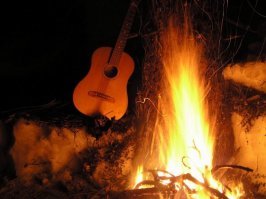 Да это цыгане и мальчонка маленький, ниче страшного нечего шум поднимать, все само подсохнет. Там народ такой, бабы могли тут же за столом и кучу навалить или тампоны оставить использованные, для них это норма.
А вообще по уму надо было все продезинфицировать, что бы кто другой не вляпался. Лучше даже сразу на месте. Типа ЧАВО РОМАЛЫ.